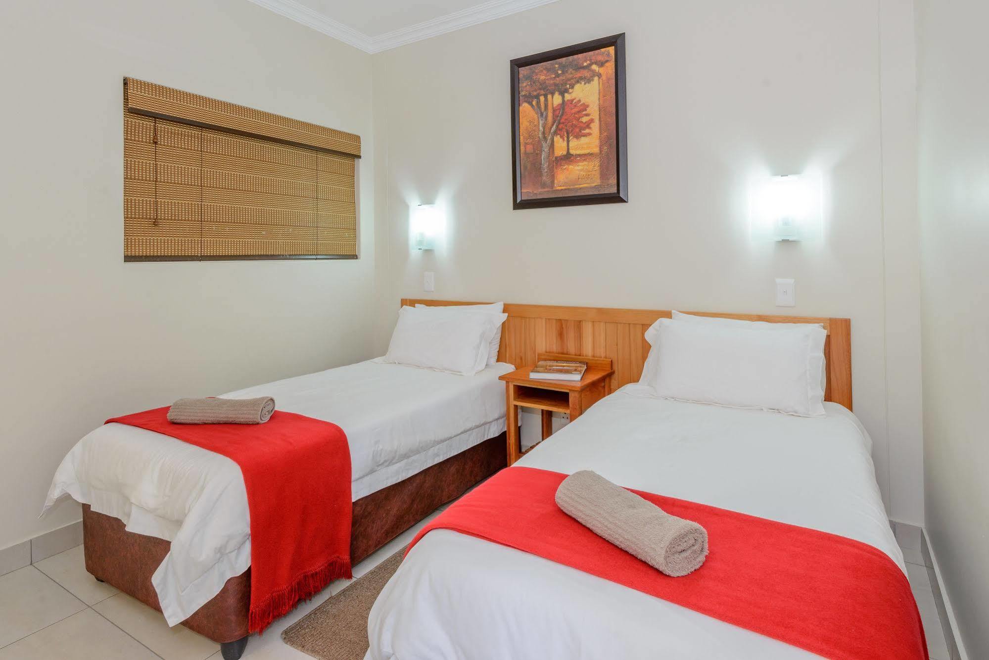 Tahiti Sands Margate Bagian luar foto